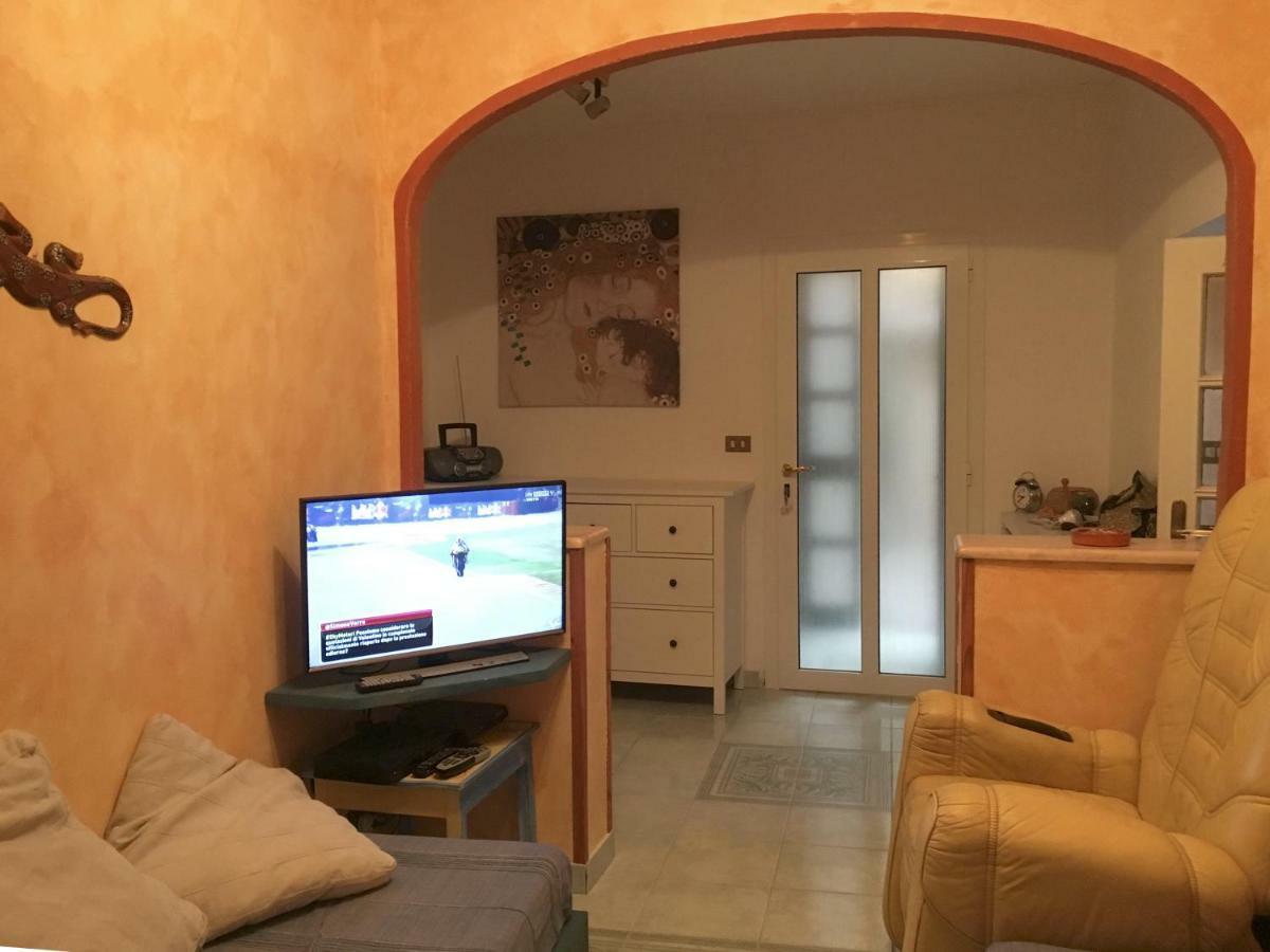 Ferienwohnung La Casa Di Zoe Uscio Exterior foto
